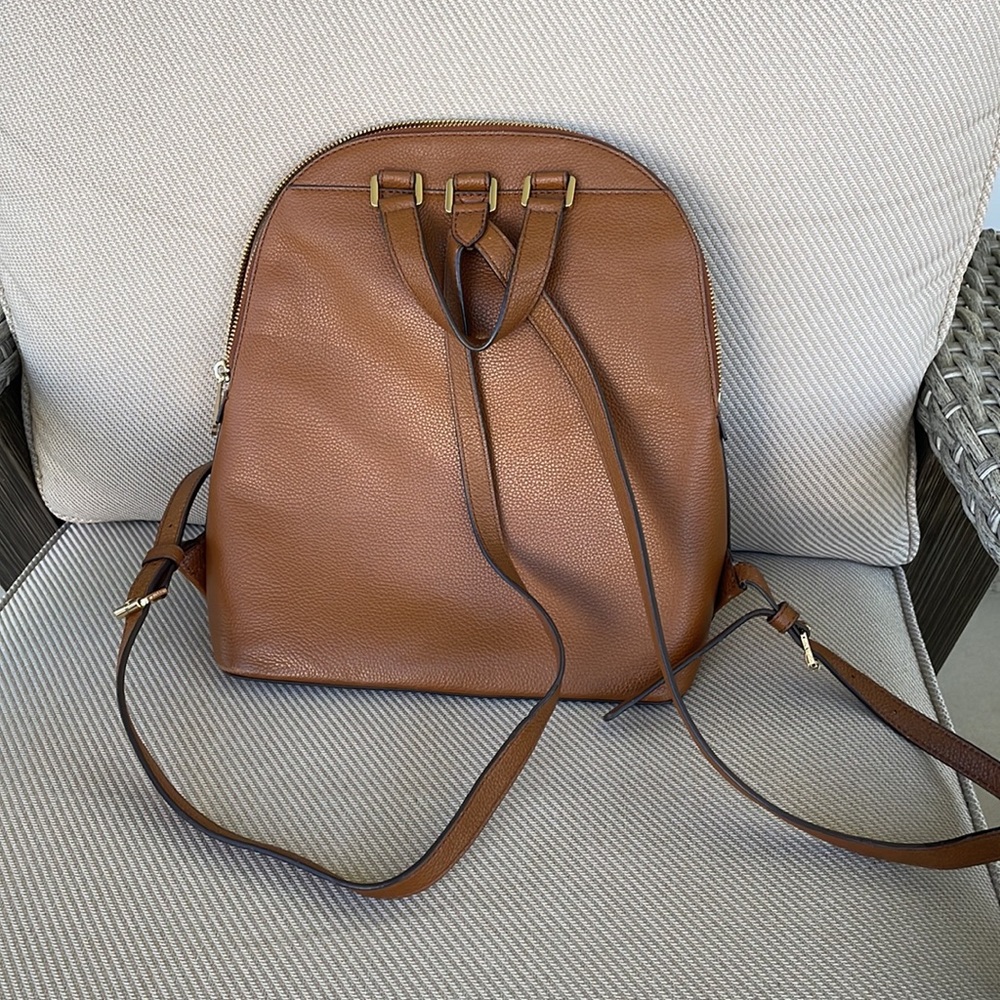 Great backpack. Amazing leather. One small spot in front. Smoke free home - Picture 2 of 4